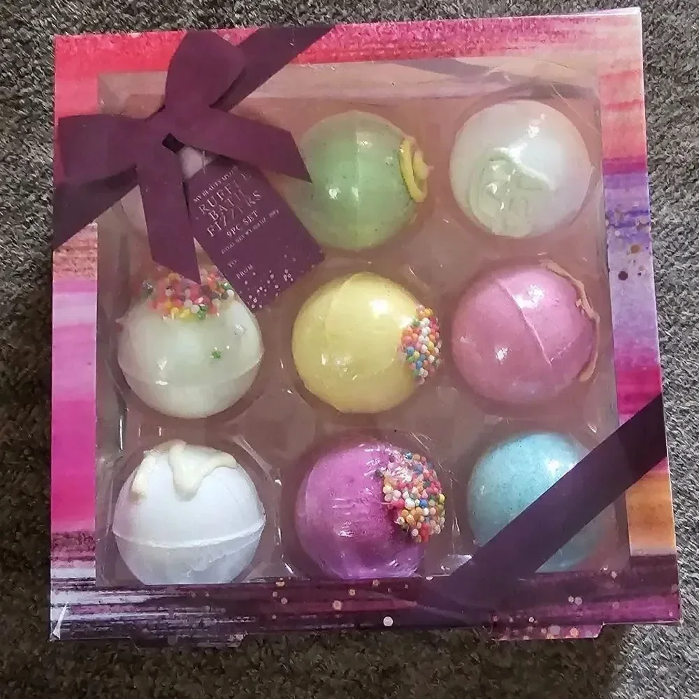 NWT  Truffle bath fizzers